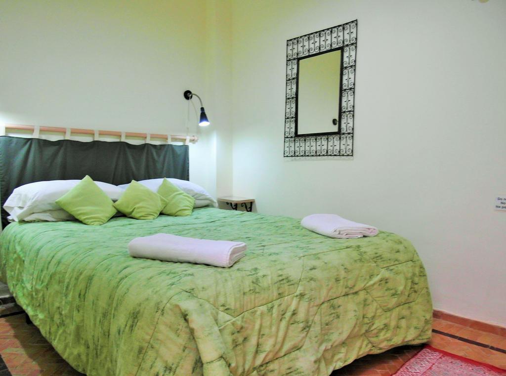 アシラー Christina'S House Bed & Breakfast エクステリア 写真